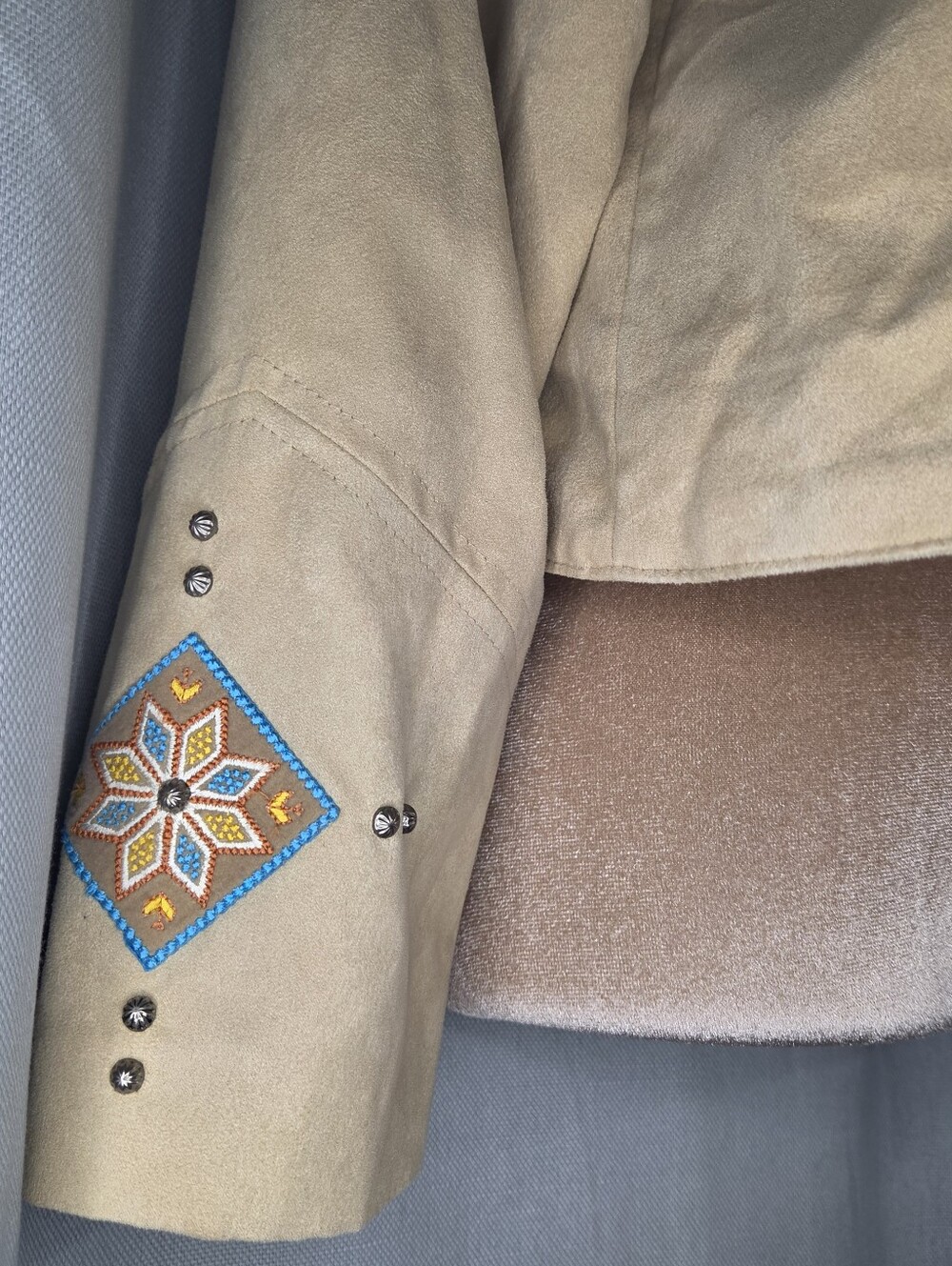 Panhandle Slim L LG Large Beige Suede Stud-Trim Embroidered Cuff Jacket - Picture 3 of 7